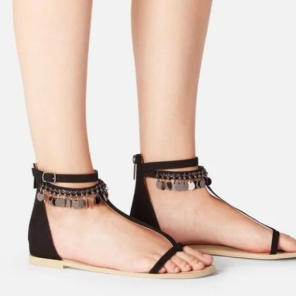 Flat black T-Strap sandal, 7.5 - Picture 2 of 6